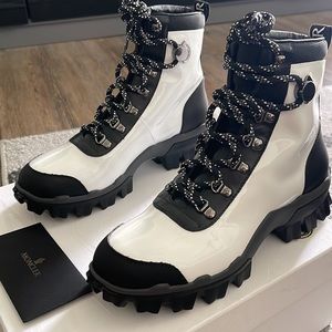 Best 25+ Deals for Moncler Boots | Poshmark